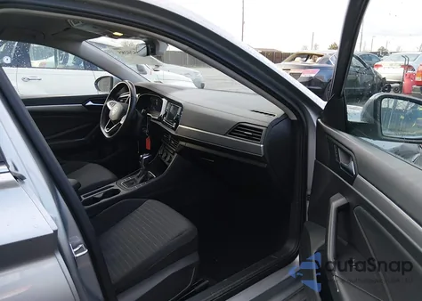 2024 Volkswagen Jetta 1.5T S z USA, uszkodzony, nr VIN 3VW5M7BUXRM039981